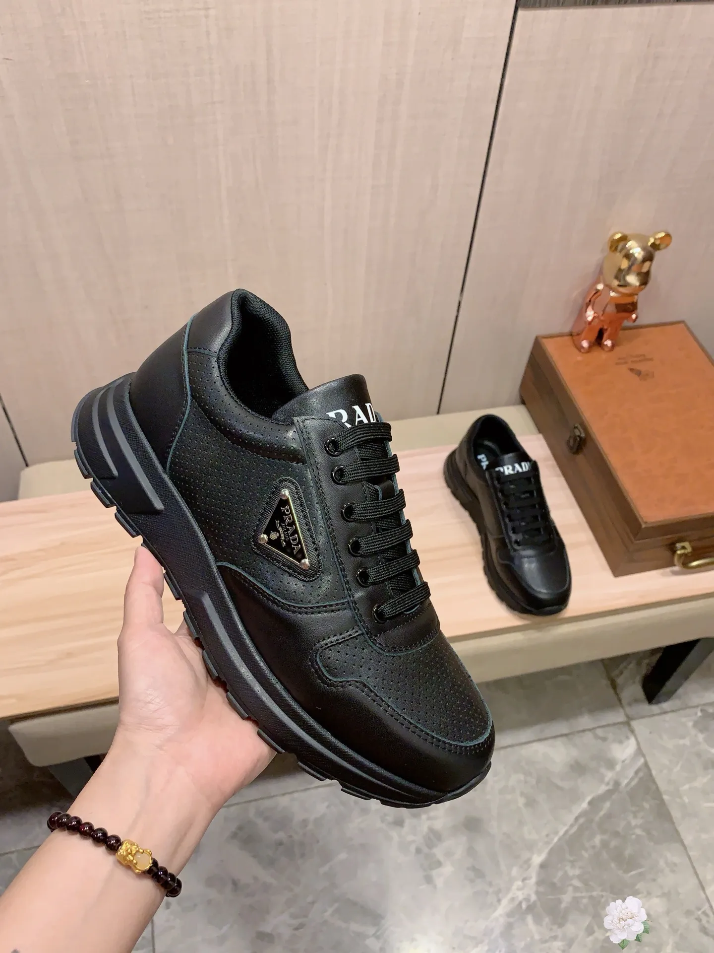 Men's Men's Shoes💰420💰💰🎩🎩[Lightning][Lightning] "PRADA*" The latest and most popular casual shoes, top brand [seduce] luxury~purchase, top~quality. [Strong] The upper is made of imported breathable cowhide with material ➕ breathable sheepskin feet (•) and fine workmanship. The original stylish and stylish soft rubber wear-resistant and non-slip outsole is light and comfortable on the feet. The real thing looks better when photographed. 085: code: 38-44, 3️⃣ colors selected